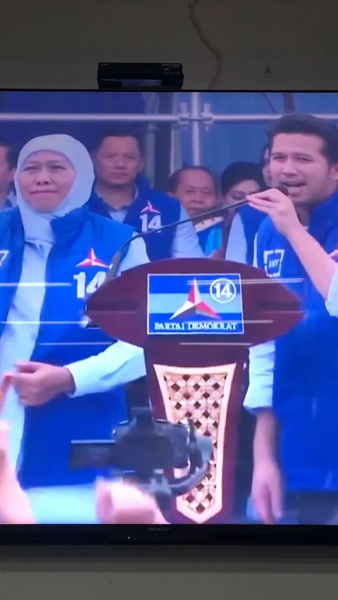 Duet Maut Khofifah dan Emil Dardak Kompak Jadi Juru Kampanye Prabowo di Malang, Pakai Pantun Gemoy