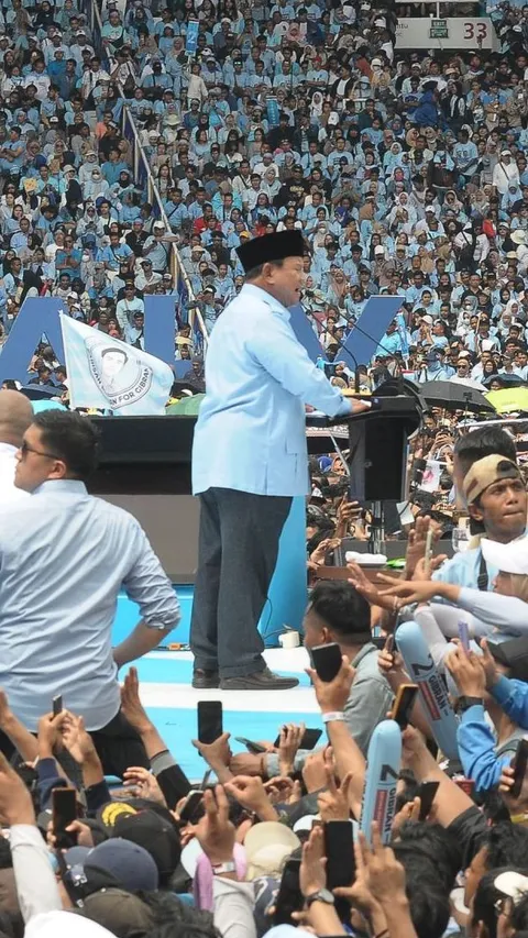 FOTO: Penampakan Massa Pendukung Prabowo-Gibran Sesaki Stadion Utama GBK hingga SBY dan AHY Hadir di Tengah Kerumunan