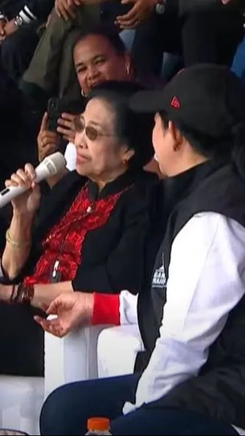 VIDEO: Duet Bareng Nassar, Megawati Sindir Capres Lain Obral Janji Padahal 