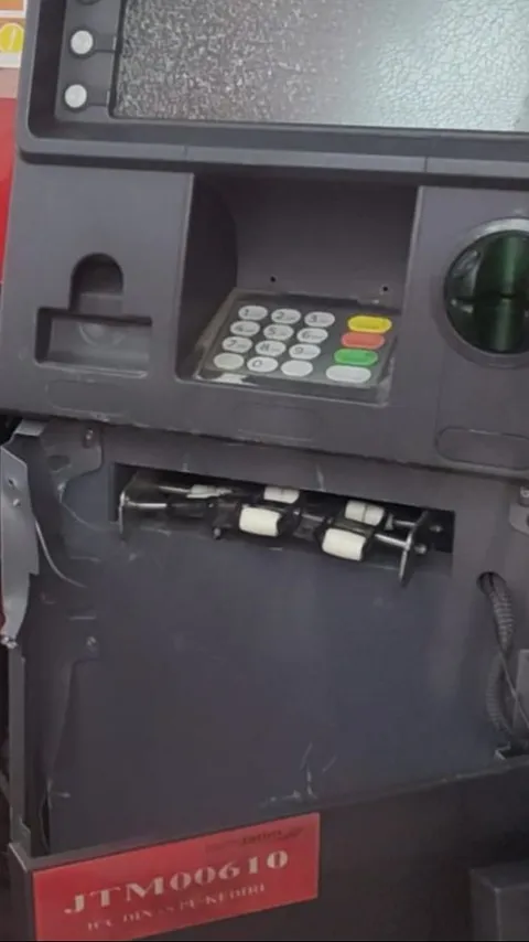 Mesin ATM Bank Jatim di Kediri Dibobol Maling, Pelaku Rusak CCTV