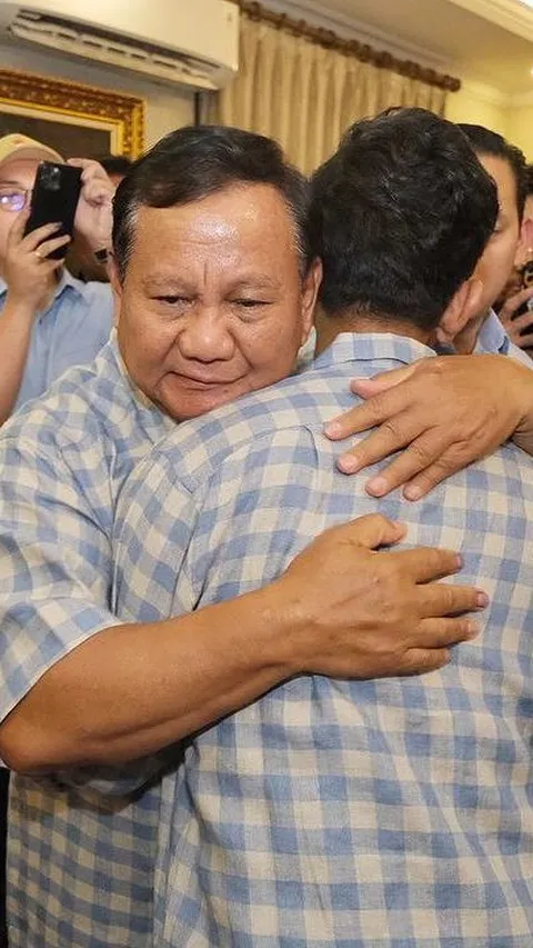 Unggul Hasil Quick Count Pilpres, Prabowo-Gibran Unggah Foto Gambar Berjas