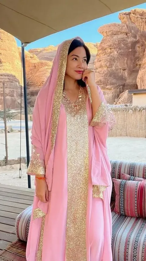 Kumpulan Foto Titi Kamal Liburan ke Arab Saudi setelah Umrah, Cantik Banget!