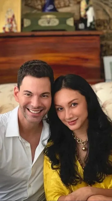 Potret dan Kabar Terbaru Tata Cahyani Mantan Istri Tommy Soeharto, Bahagia Bersama Kekasih Aktor Hollywood
