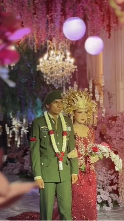 Pernikahan Tamtama TNI Tamunya Jenderal, Sosok Sang Istri Curi Perhatian