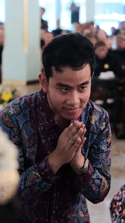 Melihat Keakraban Gibran dan Didit Anak Prabowo di Acara Kenaikan Tahta ke Dua KGPAA Mangkunegara X