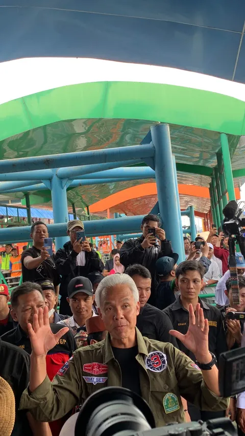 Ngobrol Bareng Nelayan Perahu Ketek Palembang, Ganjar Tawarkan KTP Sakti dan Bentuk Koperasi untuk Modal