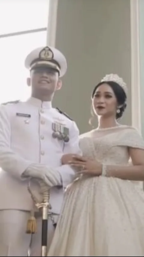 Perjalanan Cinta Putri Kolonel TNI dengan Lettu, Berawal Dikenalkan Sang Ayah kini jadi Suami 