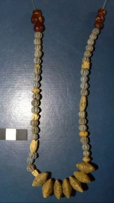 Arkeolog Temukan Kasus Down Syndrome Sudah Ada Sejak Abad ke-13 SM, Penderitanya Dikubur dengan Kalung Khusus