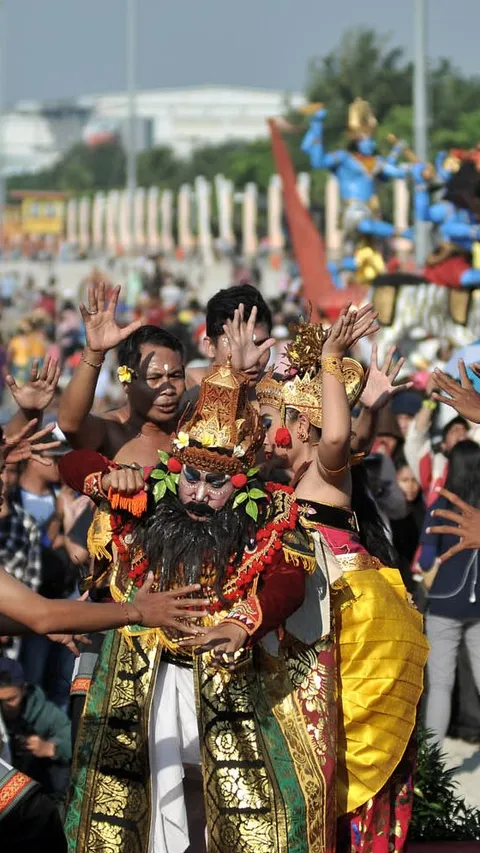 Ketahui Makna Tari Kecak Khas Bali, Begini Sejarah & Gerakannya