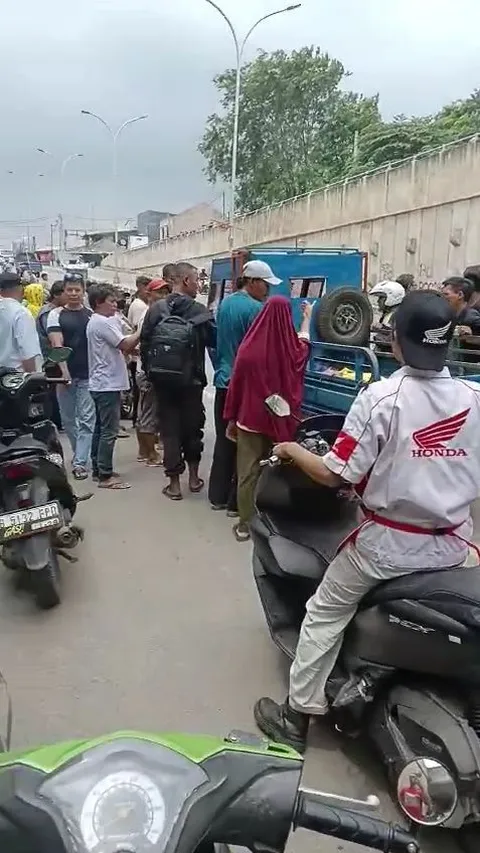 Viral Wanita Diseret Motor hingga Ratusan Meter di Cibitung Bekasi, Korban Sempat Teriak "Jambret"