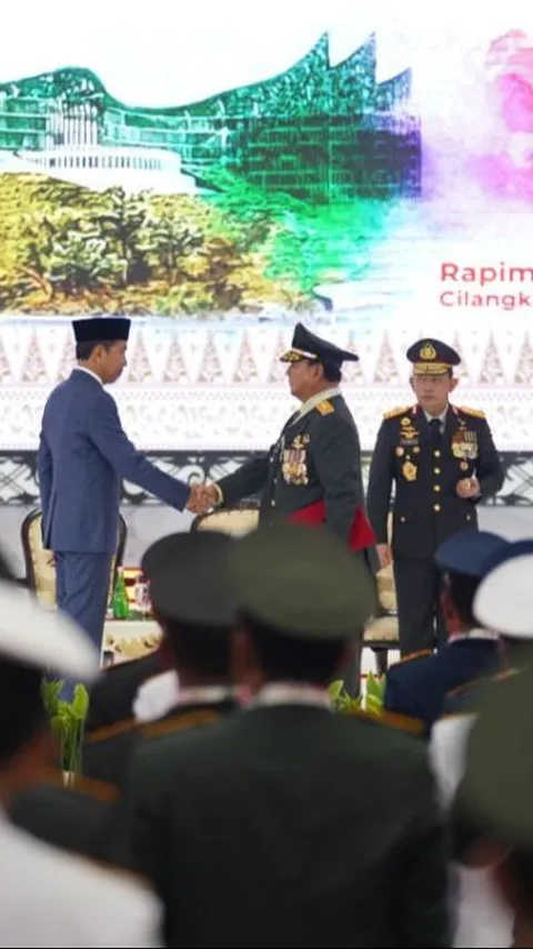 Jokowi Beri Jenderal Kehormatan ke Prabowo, Begini Respons PDIP