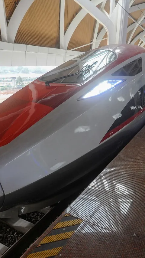 Kereta Semi Cepat Jakarta-Surabaya Dicoret dari PSN, Batal Dibangun di Era Jokowi