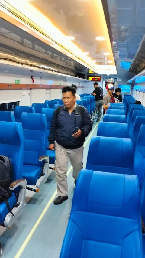 KAI Tambah 344 Perjalanan Kereta Api dari Stasiun Gambir dan Stasiun Pasar Senen, Cek Rutenya di Sini