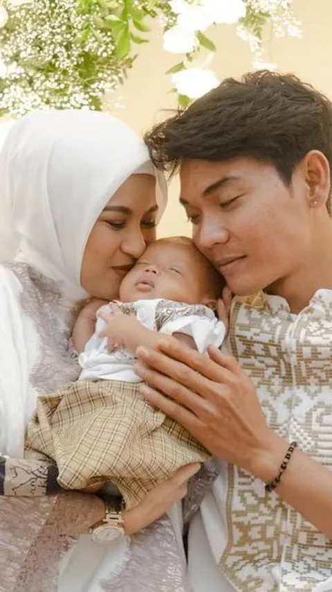 Potret Bahagia Tri Suaka & Nabila Maharani di Momen Aqiqah Baby Garuda, Dihadiri Keluarga Besar