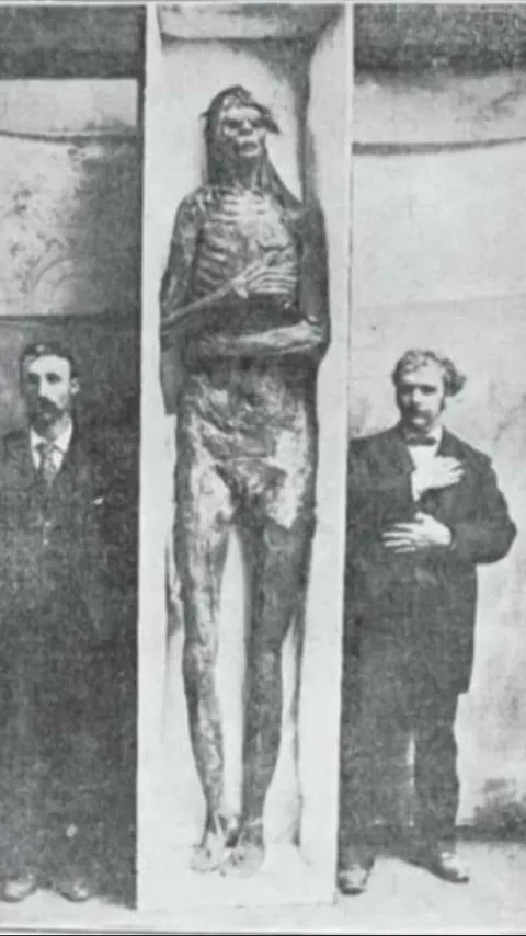 Mumi Dua Manusia Raksasa Setinggi 3 Meter Ditemukan di Dalam Gua, Arkeolog Ungkap Asal Usulnya