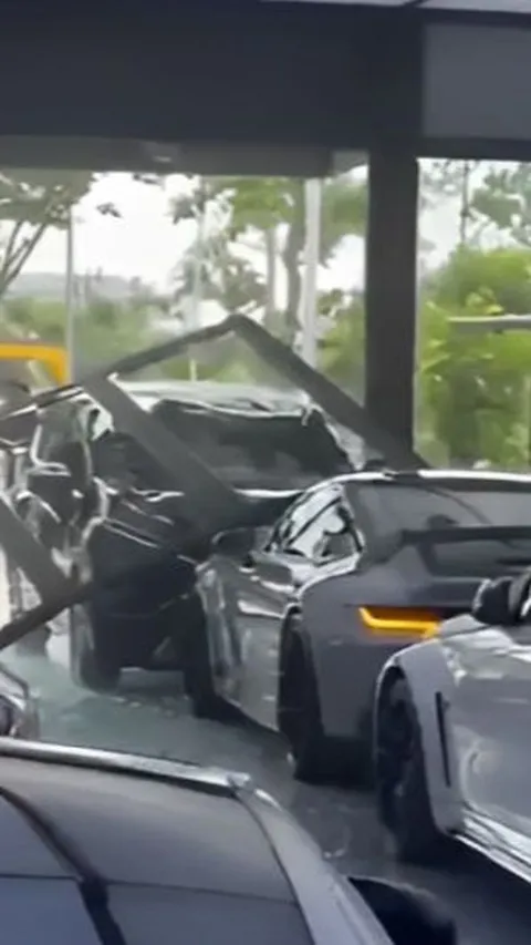 4 Fakta Tragedi Xpander Tabrak Porsche di Showroom Mewah, Mobil Rp8,9 M Ringsek