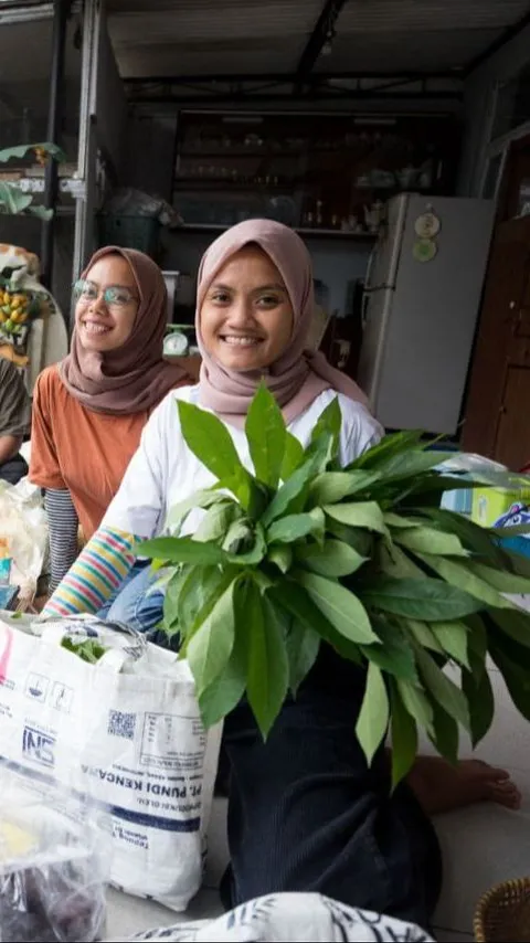 Sekelompok Pemuda di Bandung Ciptakan Cara Healing Unik, Sulap Lahan Jadi Kebun Pangan