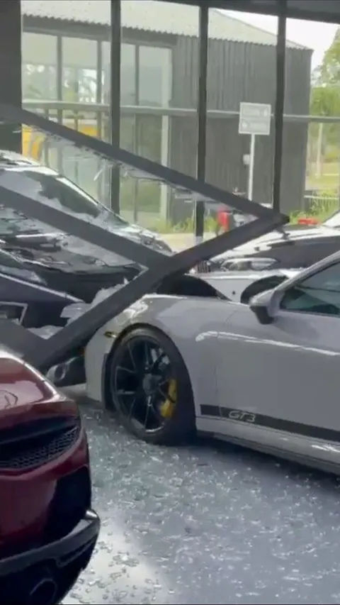 Xpander Penabrak Porsche GT 311 Diamankan di Polsek Teluknaga, Pengemudi Dititipkan ke Polres Metro Tangerang
