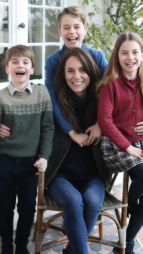 Kecurigaan Pakar Foto Kate Middleton dan Anak-Anak Buatan AI
