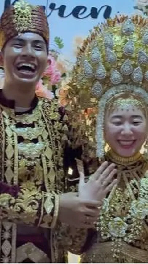 Momen Pernikahan Pria Indonesia dengan Wanita Jepang Pakai Adat Minang 