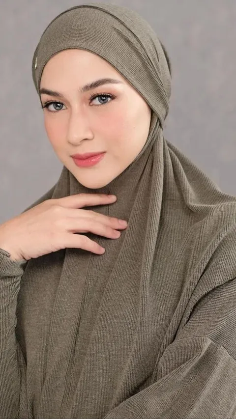 Potret Terbaru Nina Zatulini Semakin Cantik dan Elegan, Netizen Terpesona 