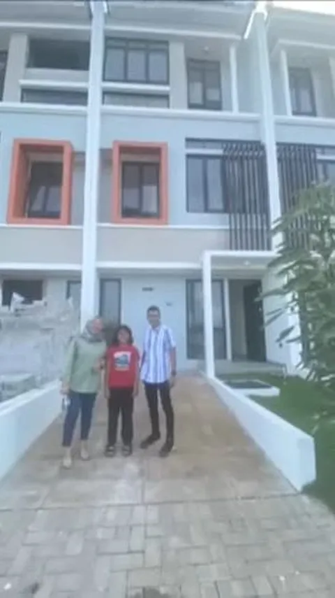 Hasil dari Kerja Keras, Akhirnya Sridevi Memiliki Rumah Baru Berlantai Tiga di Jakarta