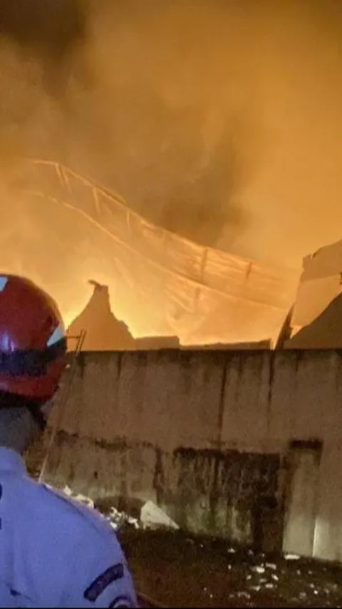 Kebakaran Hebat Gudang Lazada di Cengkareng Diduga Akibat Korsleting