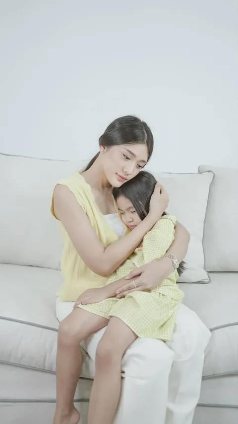 Makin Cantik Mirip Sang Mama & Sudah Jago Berpose, Potret Terbaru Alea Putri Pertama Raditya Dika dan Anissa Aziza