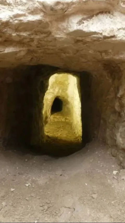 Arkeolog Temukan Terowongan Tersembunyi di Dalam Rumah Kosong Berusia 800 Tahun, Ternyata Fungsinya Mengejutkan