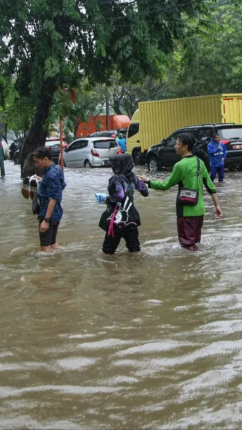Pemprov Jakarta Diminta Evaluasi Penanganan Banjir saat Cuaca Ekstrem
