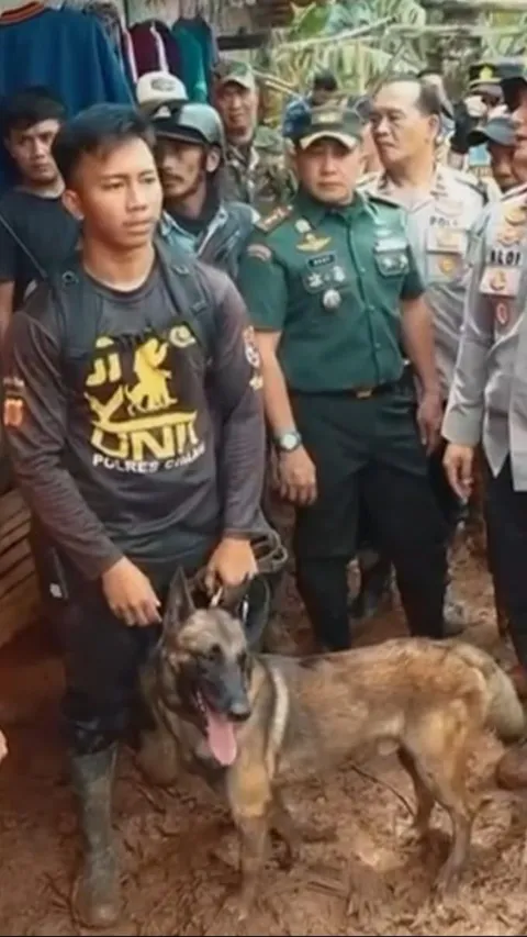 Polda Jabar Kerahkan K9 Cari Sembilan Korban Longsor di Bandung Barat