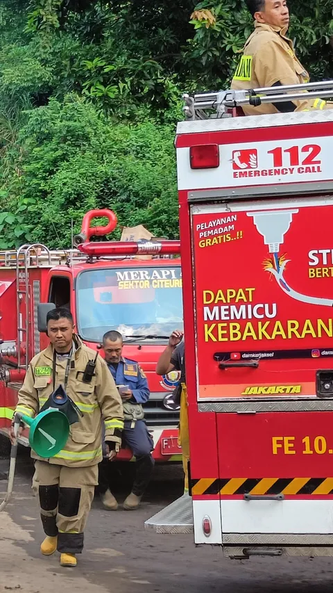 Update Kebakaran Gudang Amunisi Kodam Jaya, Mobil Damkar Ditarik dari Lokasi