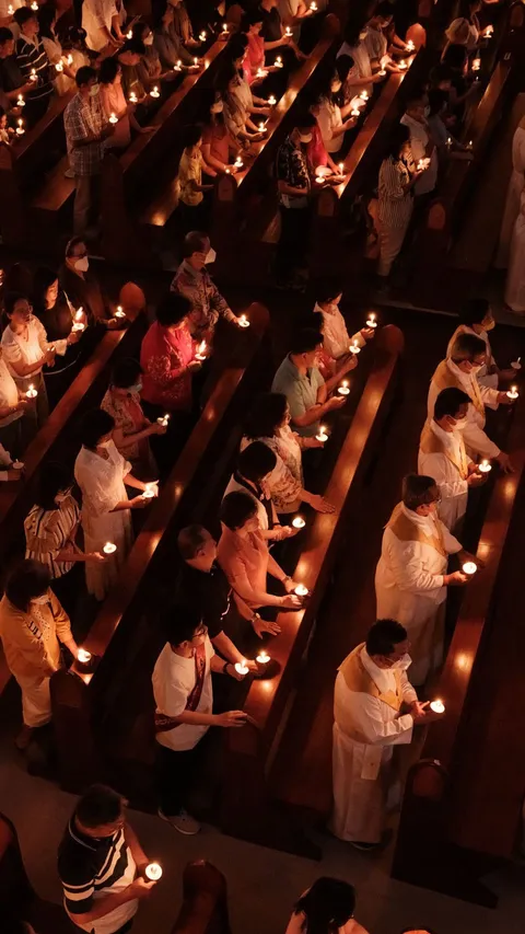 Misa Paskah di Gereja Katedral Jakarta Berlangsung Khidmat
