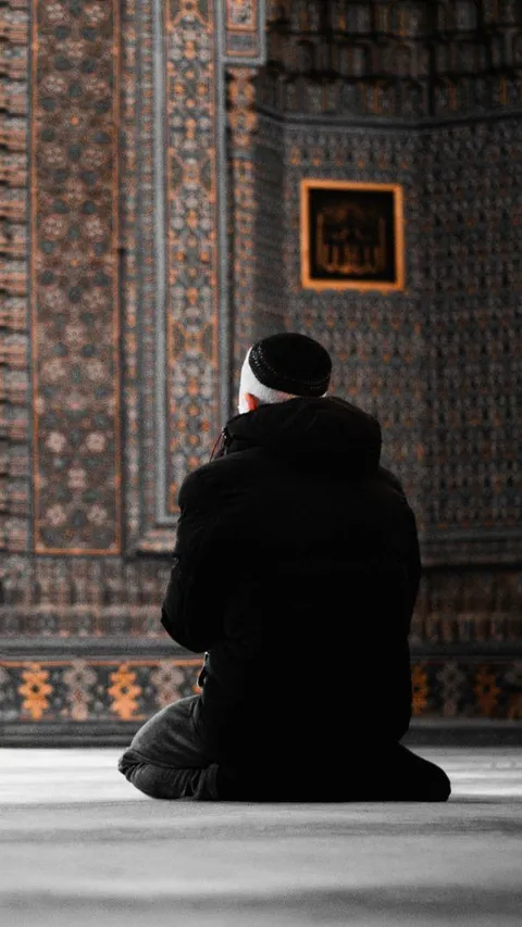 Bacaan Doa Setelah Sholat Fardhu Singkat, Lengkap Beserta Artinya