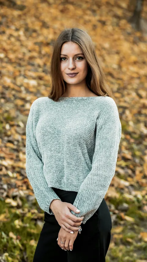 Rekomendasi Celana yang Cocok Dipadukan dengan Sweater agar Tampil Menawan