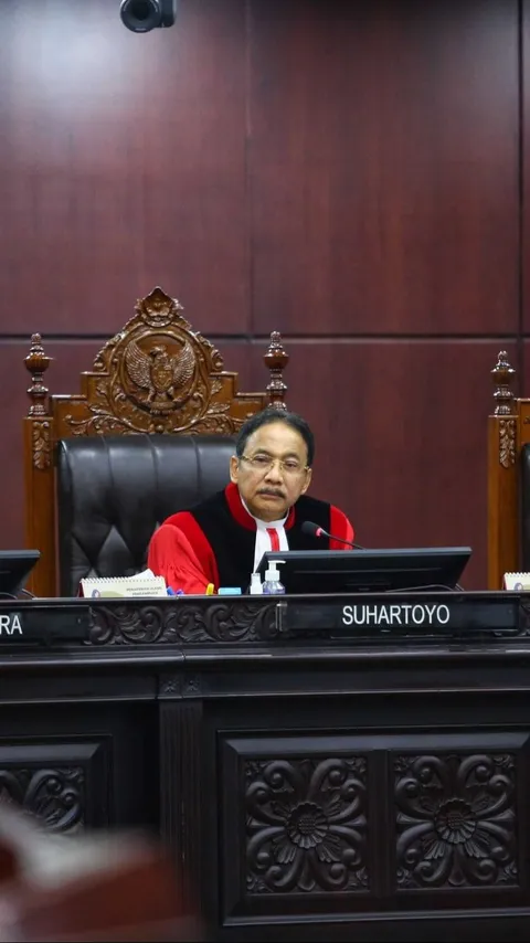 VIDEO: Keras Kubu Prabowo Cecar Saksi Ahli dari AMIN, Ketua MK Beri Peringatan Tegas
