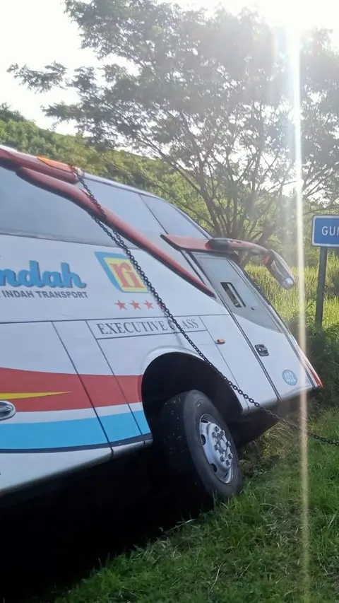 2 Korban Meninggal Kecelakaan Bus Rosalia Indah di Tol Batang Masih Balita