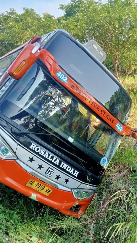 VIDEO: Bus Rosalia Indah Kecelakaan di Tol Semarang Batang 7 Orang Tewas, Diduga Sopir Mengantuk