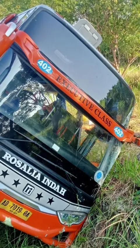 Korban Tewas Kecelakaan Bus Rosalia Indah di Tol Batang Semarang Bertambah Jadi 8 Orang