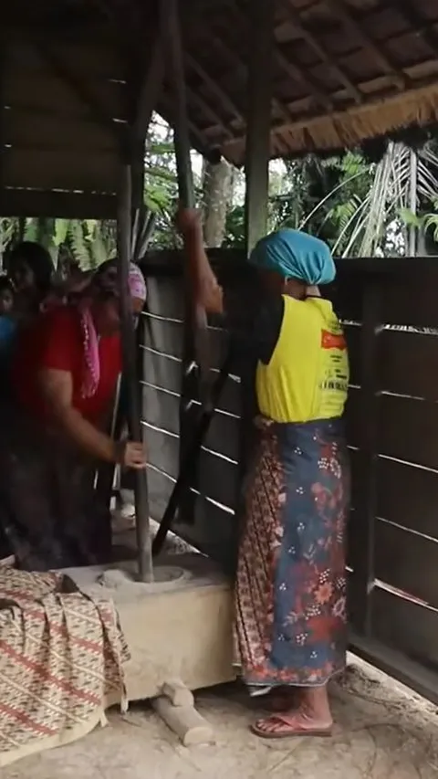 Melihat Suasana Kampung Adat Lebak Bitung Sukabumi yang Asri, Punya Tradisi Tumbuk Padi Setelah 6 Tahun Panen