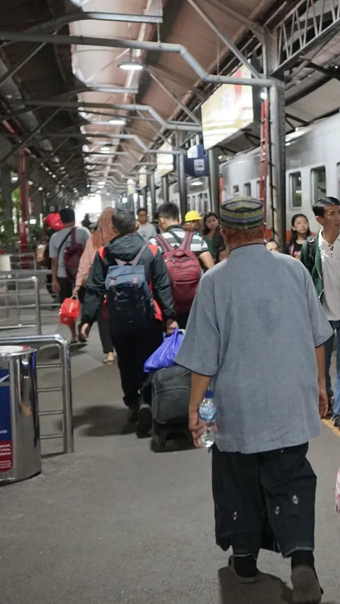 Pemudik Balik ke Jakarta, Surabaya dan Bandung Masih Padati Enam Stasiun Daop 4, Tertinggi Stasiun Tawang