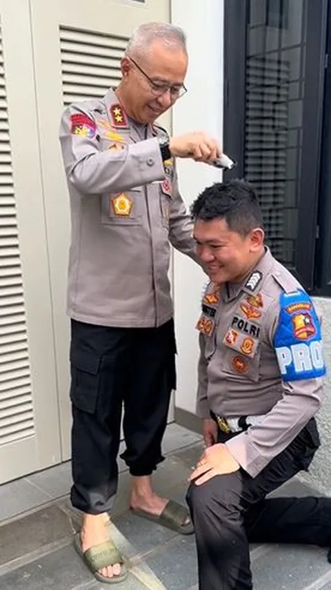 Momen Anggota Polisi Dicukur Gundul Sama Jenderal Bintang 2, Bahagia Bakal jadi Perwira