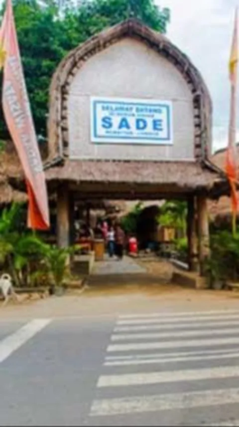 Mengunjungi Desa Sade di Pulau Lombok, Rumah Bagi Masyarakat Suku Sasak yang Setia Pertahankan Budaya Leluhur
