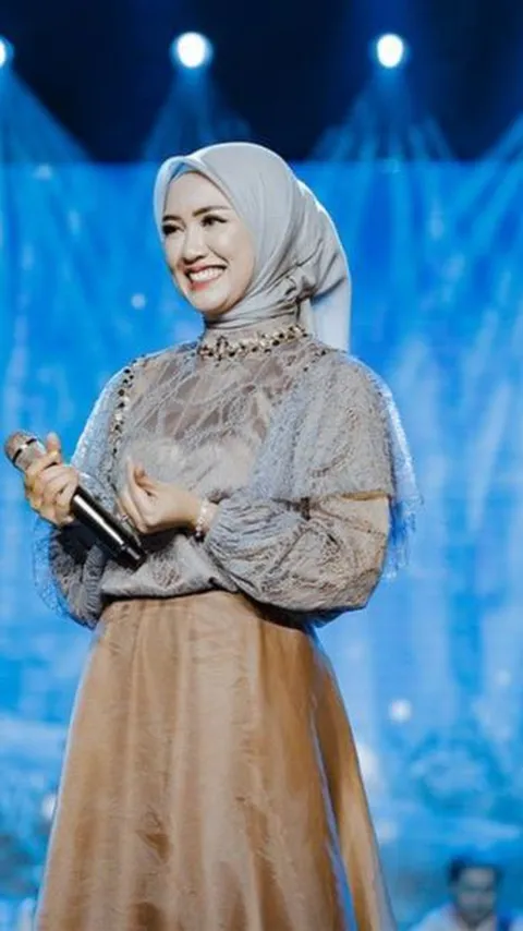 Bikin Baper, 8 Foto Happy Asmara Ditemani Gilga Sahid Saat Konser di Sukabumi