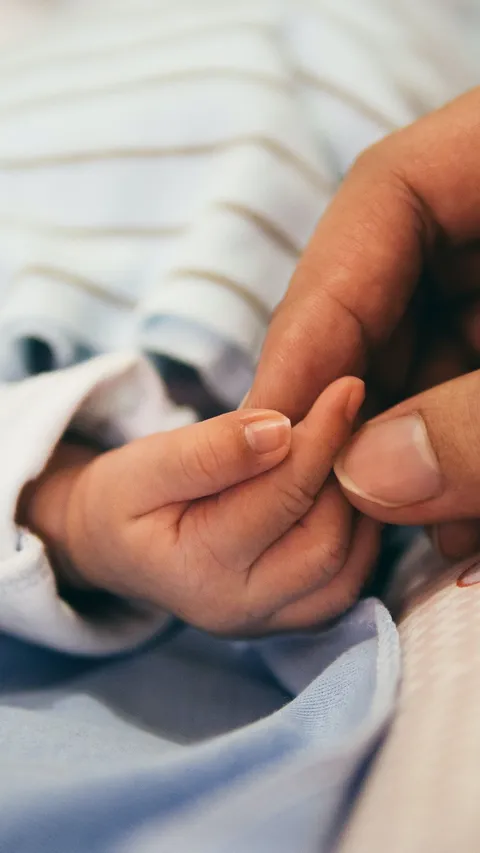 Mitos Bayi Terlilit Tali Pusar, Simak Ulasannya yang Umum Dipercaya