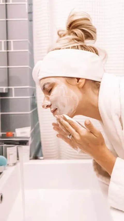 Apakah Sabun Muka Efektif Mengatasi Jerawat? Ini Tips Memilih Produk yang Tepat