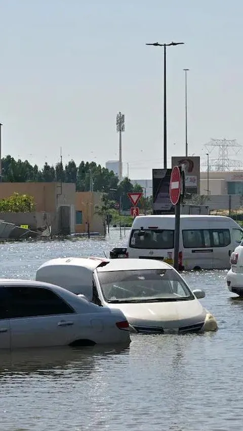 Dubai Dihantam Badai dan Banjir Parah, Kota Sampai Bandara Lumpuh