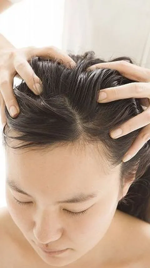 Benarkah Memijat Kepala Dapat Membantu Pertumbuhan Rambut?