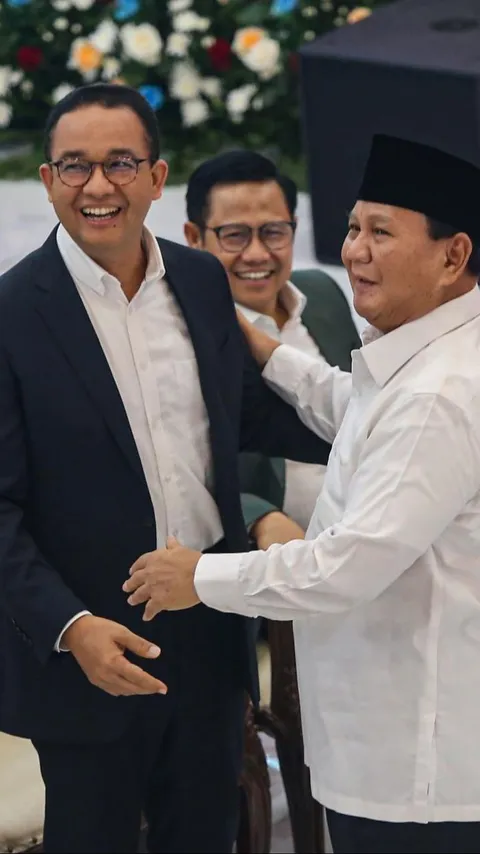 VIDEO: Aksi Kocak Prabowo Goyang-Goyang Tubuh Anies Bikin Meriah KPU