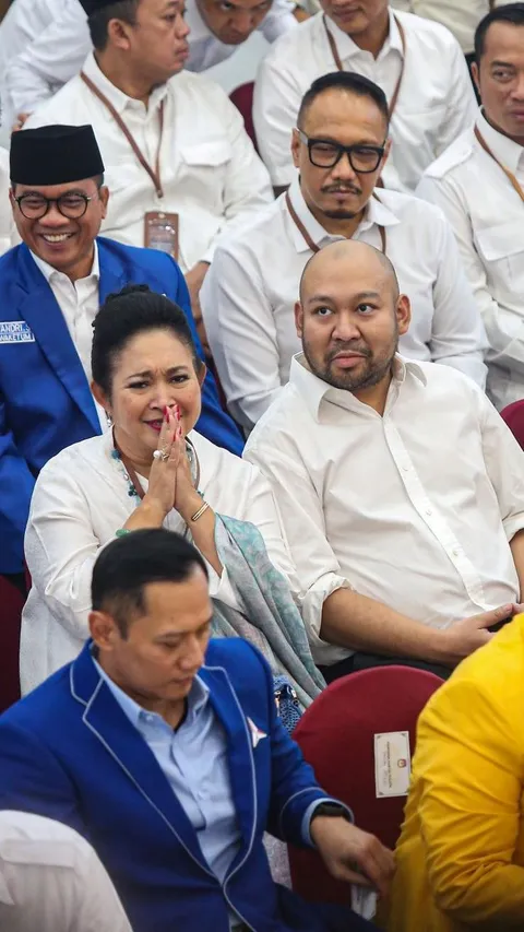 FOTO: Senyum Titiek Soeharto dan Didiet Hediprasetyo Hadiri Penetapan Prabowo Subianto Sebagai Presiden Terpilih 2024 di KPU